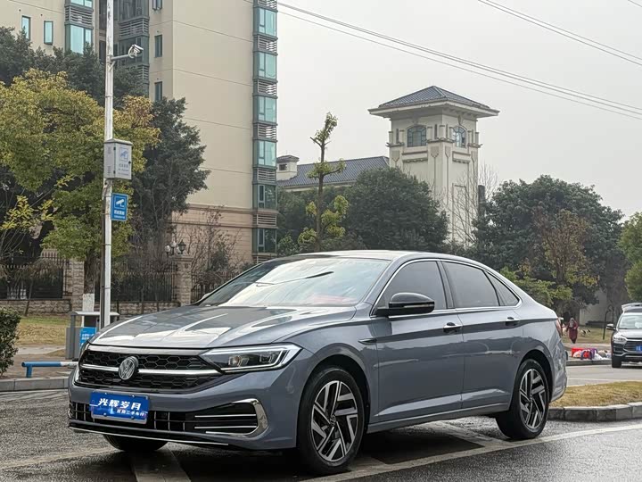 Фото 1 - Volkswagen Sagitar L