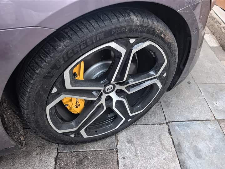 Фото 6 - Xiaomi SU7