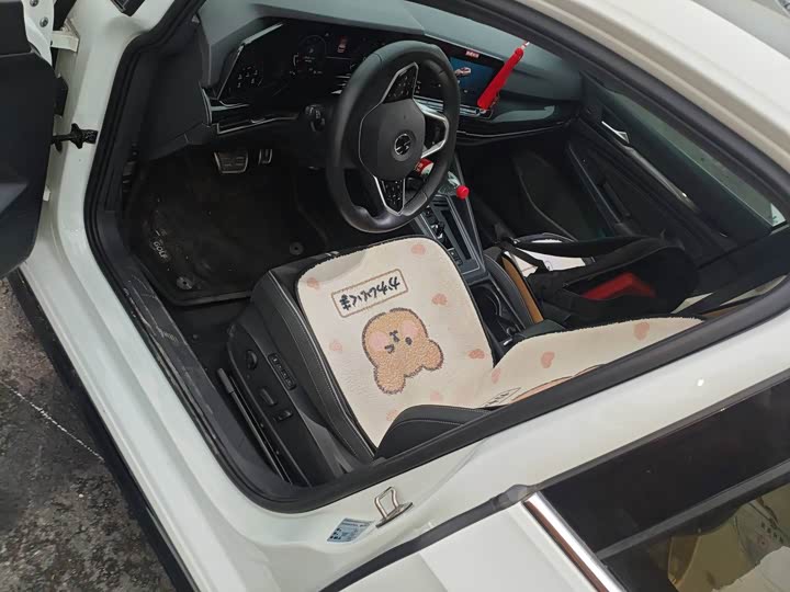 Фото 5 - Volkswagen Golf