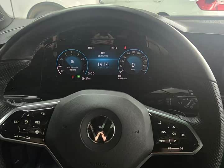 Фото 9 - Volkswagen Golf