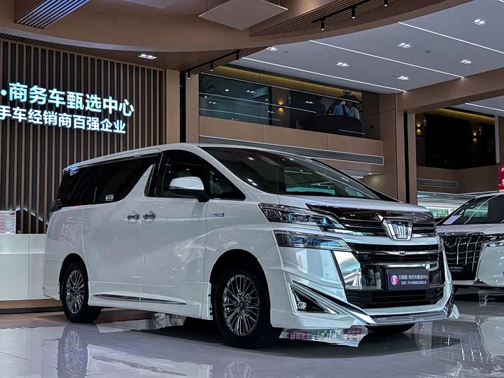 Фото 3 - Toyota Vellfire