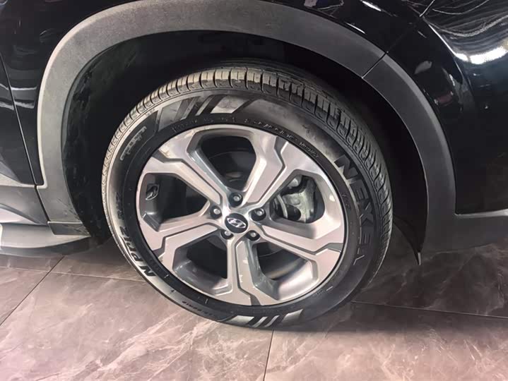 Фото 6 - Hyundai Santa Fe