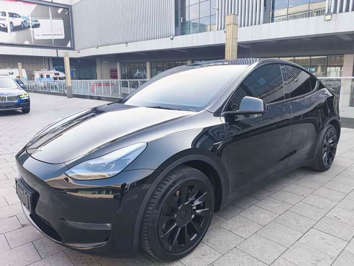 Фото 1 - Tesla Model Y