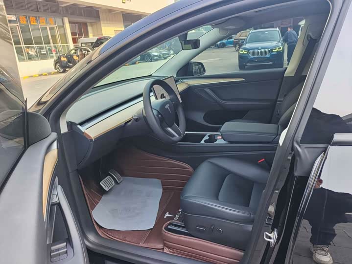 Фото 5 - Tesla Model Y