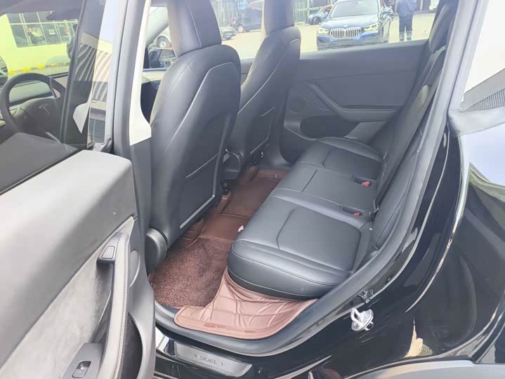 Фото 6 - Tesla Model Y