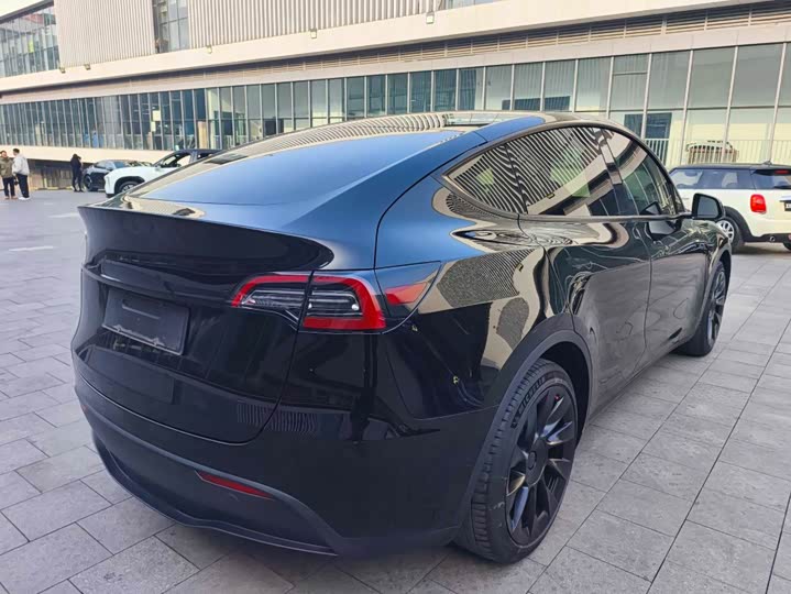 Фото 7 - Tesla Model Y