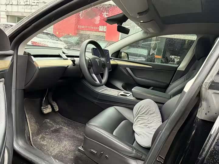 Фото 4 - Tesla Model Y