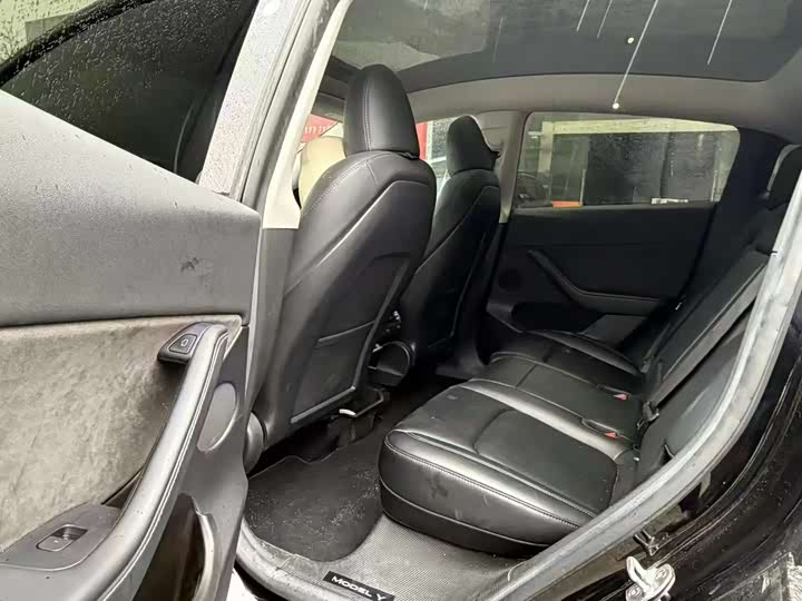 Фото 6 - Tesla Model Y