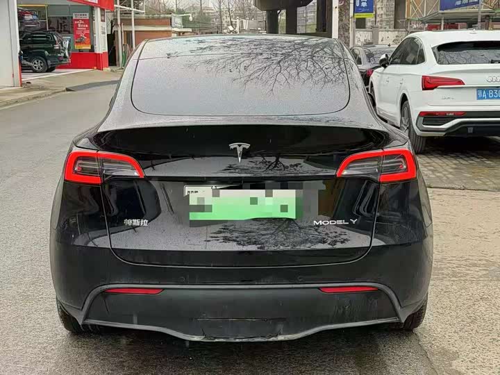 Фото 8 - Tesla Model Y
