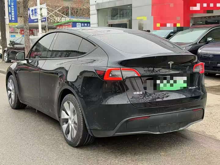 Фото 9 - Tesla Model Y