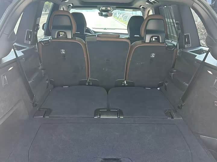 Фото 7 - Volvo XC90