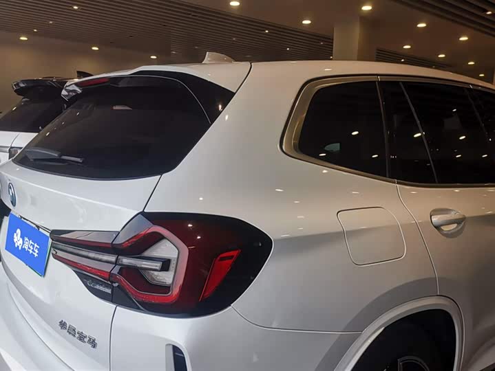 Фото 4 - BMW iX3