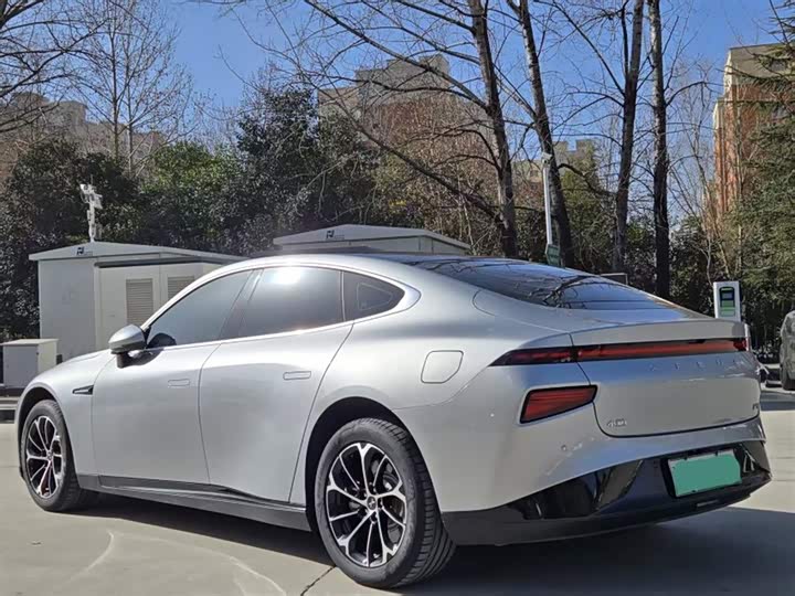 Фото 9 - XPeng P7