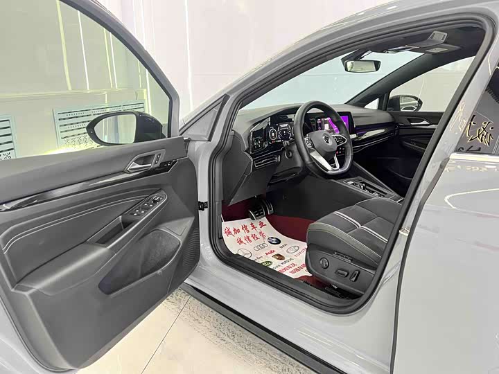 Фото 7 - Volkswagen Golf