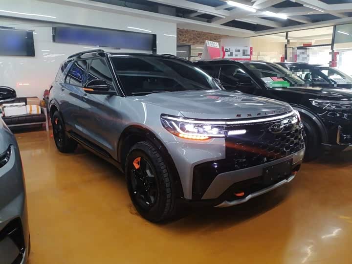 Фото 4 - Ford Explorer