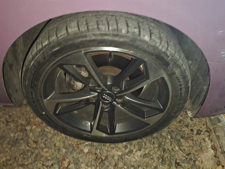 Фото 6 - Audi A4L