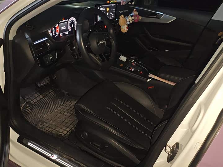 Фото 9 - Audi A4L