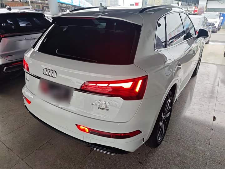 Фото 7 - Audi Q5L