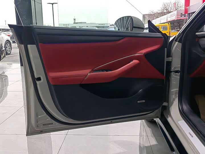 Фото 9 - Xiaomi SU7