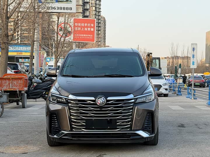 Фото 2 - Buick GL8 ES