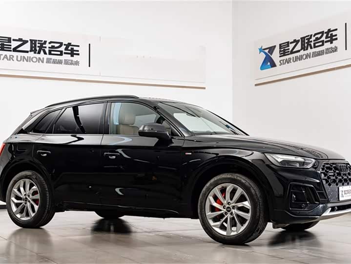 Фото 6 - Audi Q5L