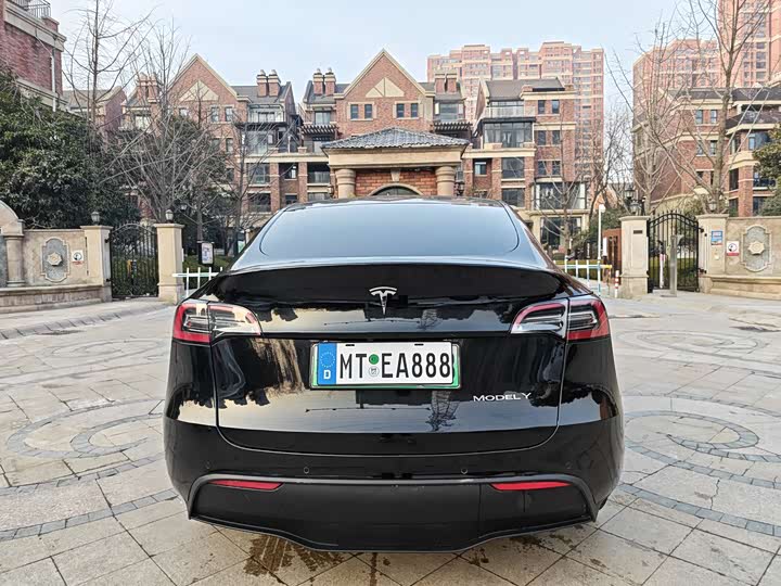 Фото 8 - Tesla Model Y
