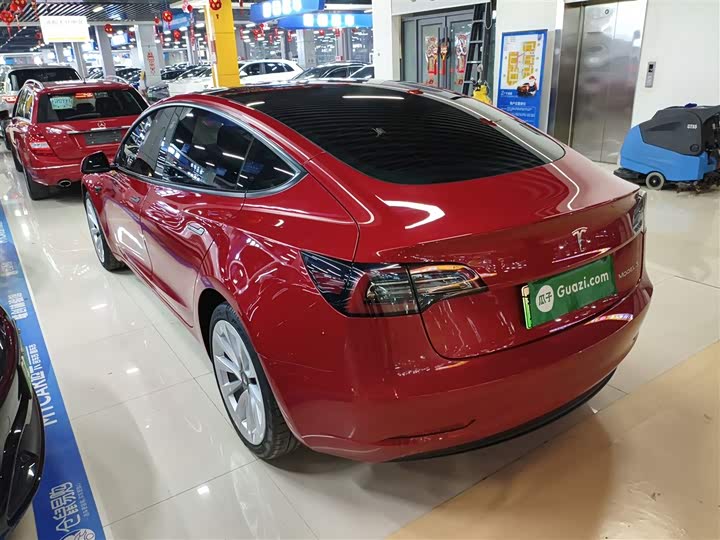 Фото 5 - Tesla Model 3