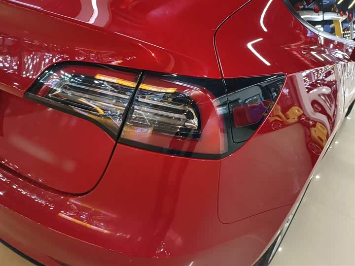 Фото 8 - Tesla Model 3