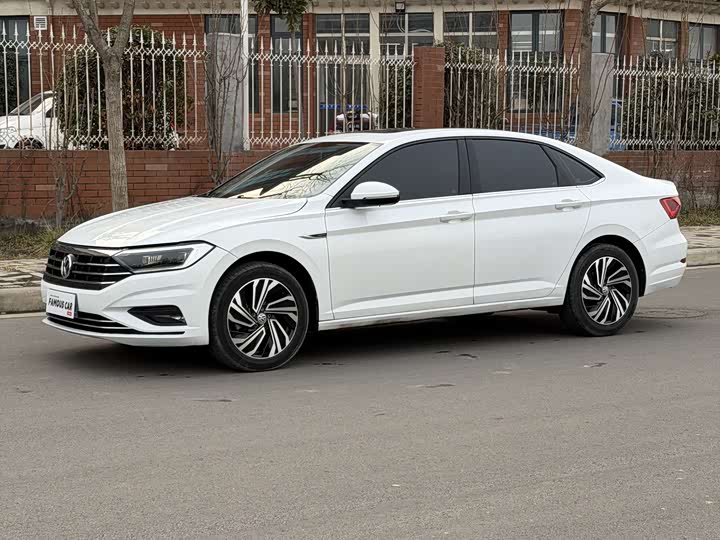 Фото 1 - Volkswagen Sagitar L