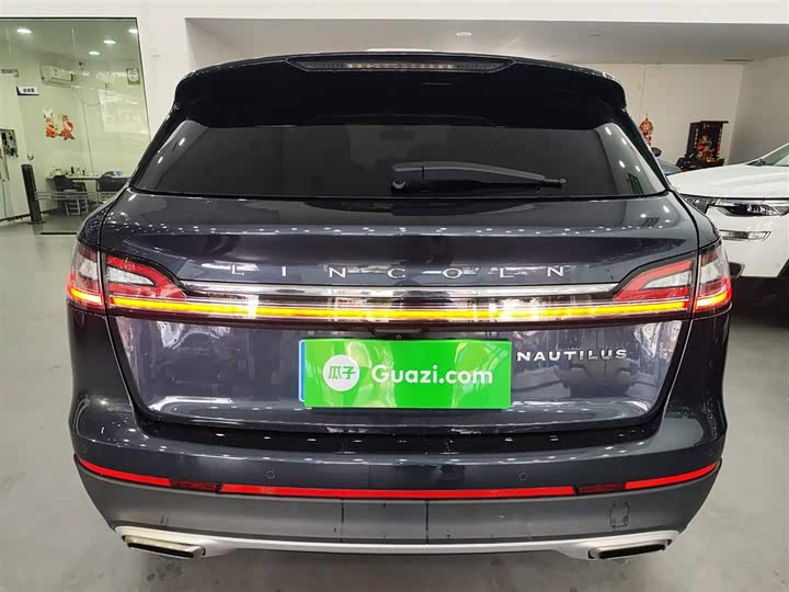 Фото 6 - Lincoln Nautilus