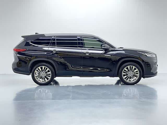 Фото 7 - Toyota Highlander