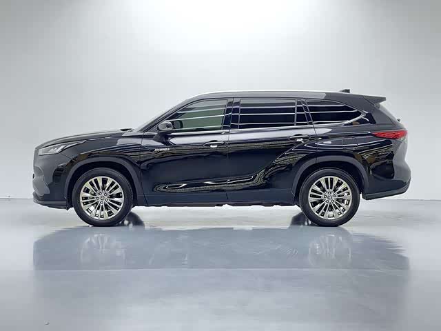 Фото 9 - Toyota Highlander