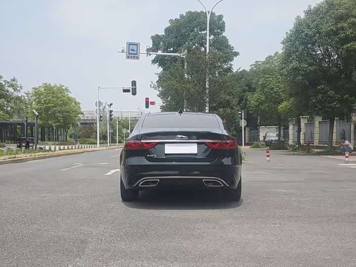 Фото 7 - Jaguar XF L