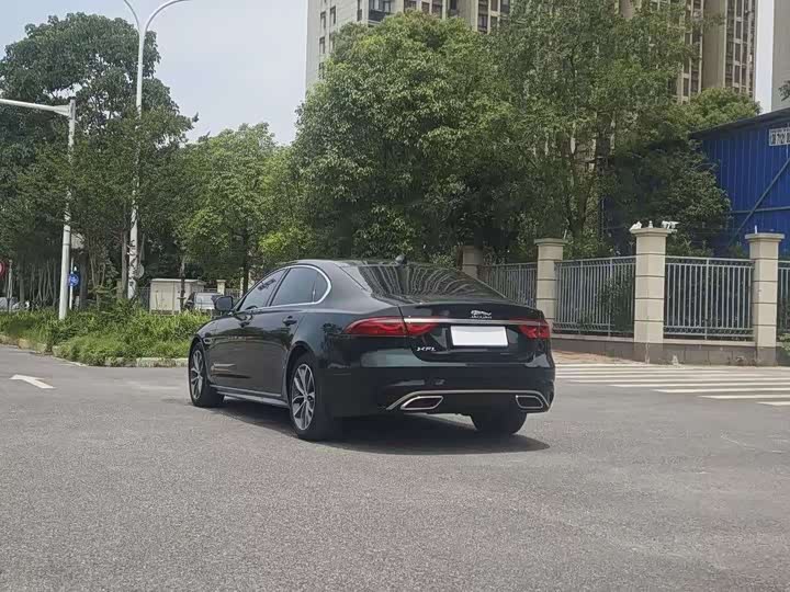 Фото 9 - Jaguar XF L