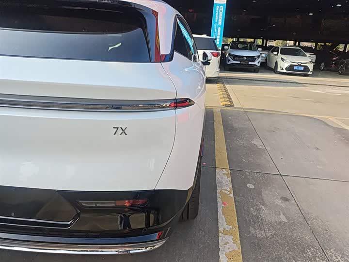 Фото 8 - Zeekr 7X