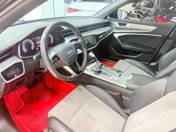 Фото 6 - Audi A6L