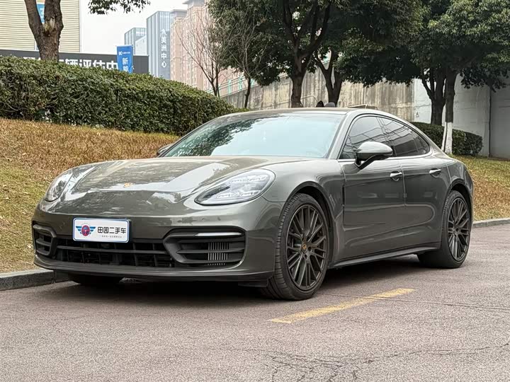 Фото 1 - Porsche Panamera