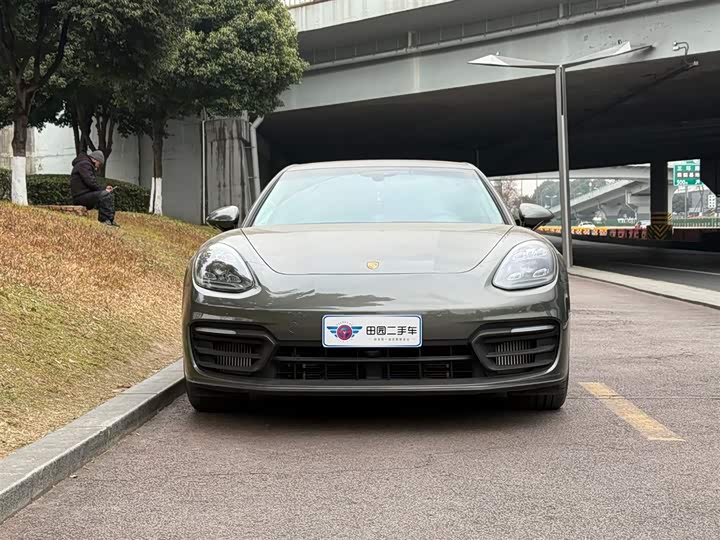 Фото 2 - Porsche Panamera
