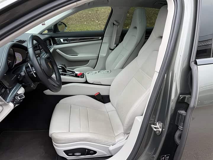 Фото 8 - Porsche Panamera