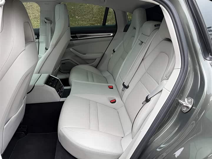 Фото 9 - Porsche Panamera