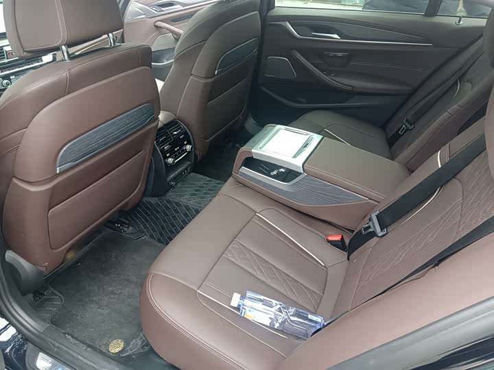 Фото 6 - BMW 5 Series