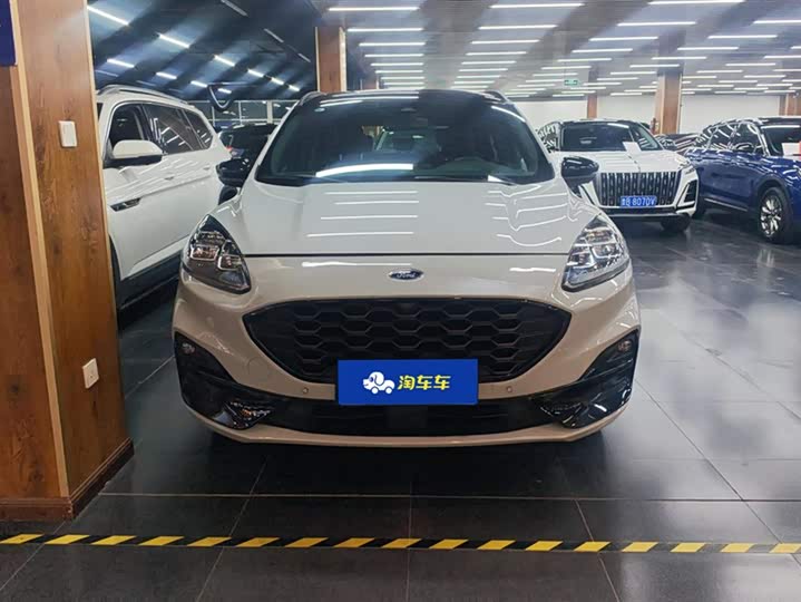 Фото 2 - Ford Escape