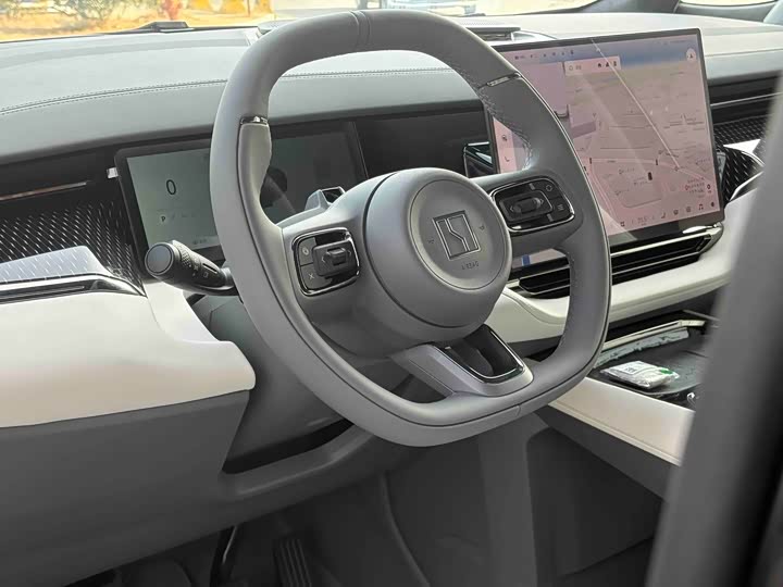 Фото 5 - Zeekr 009