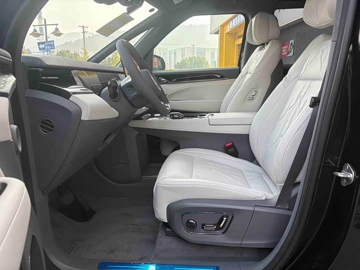 Фото 6 - Zeekr 009