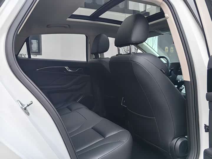 Фото 8 - Bestune B70