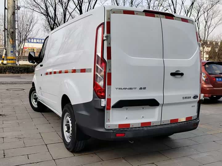 Фото 8 - Ford Transit