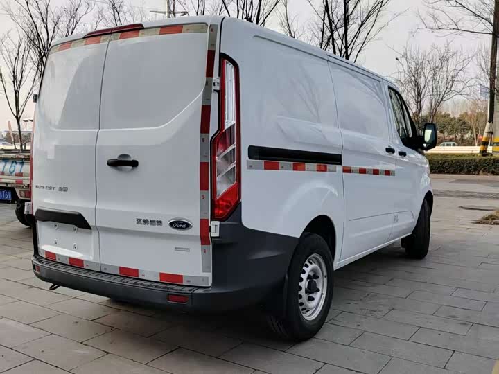 Фото 9 - Ford Transit