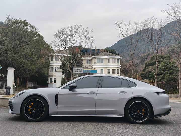Фото 4 - Porsche Panamera