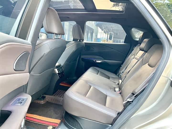 Фото 6 - Lexus RX