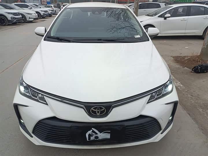 Фото 3 - Toyota Corolla